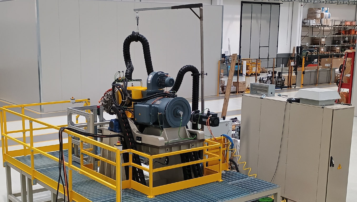 automotive-gearboxes-R-&-D-tilting-test-stand-1